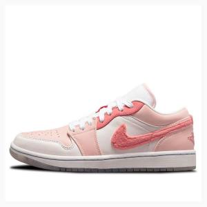 Air Jordan 1 Nike Low SE Mighty Swooshers (W) Baskets Femme Rose | JD-953VQ