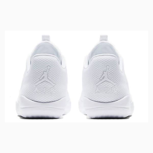 Air Jordan Nike Eclipse Albis Chaussure De Basketball Homme Blanche | JD-359LX